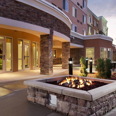 Courtyard Des Moines Ankeny Hotell Exteriör bild
