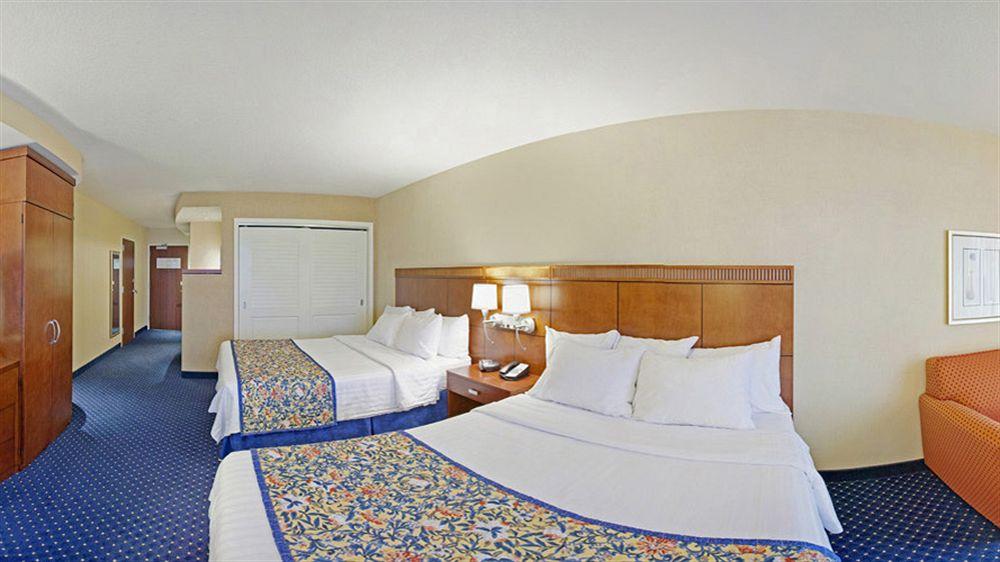 Courtyard Des Moines Ankeny Hotell Exteriör bild